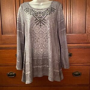 Suzanne Betro Gray Tunic with Black Accents
